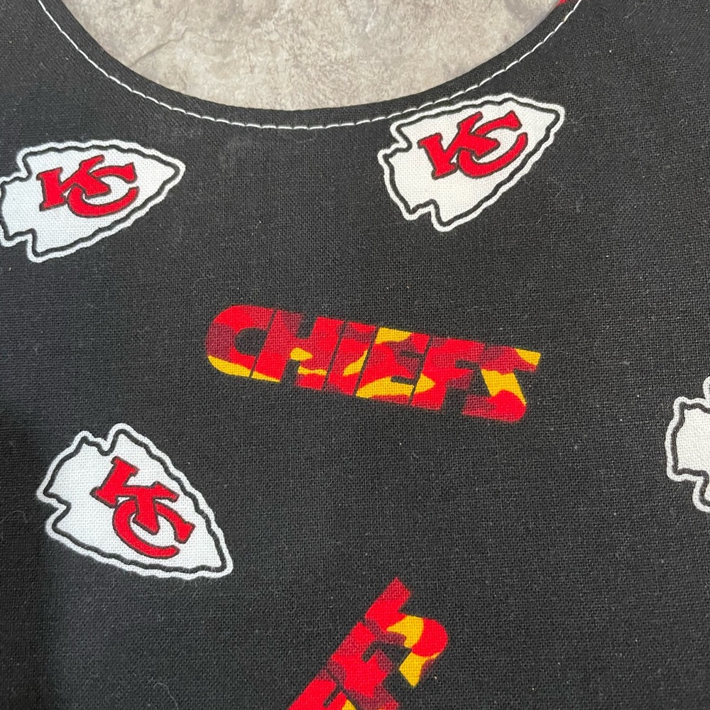 Kansas City Chiefs Football Bib, 100% Cotton, Reversible - Picture 4 of 4